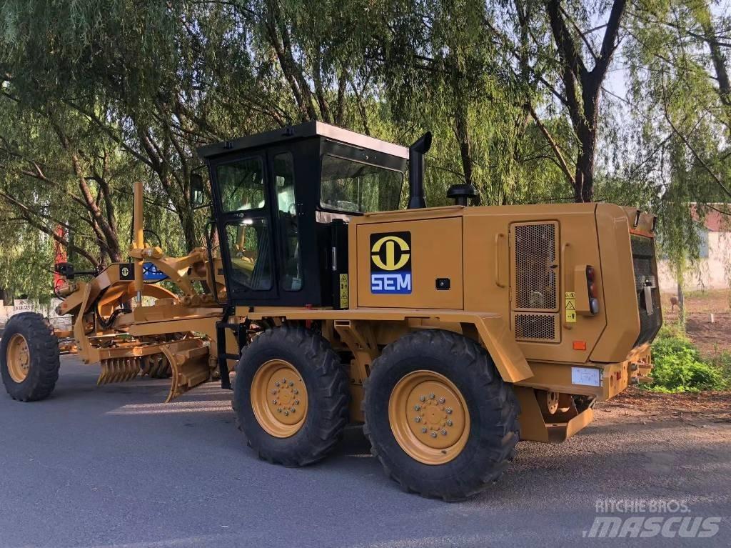SEM 915 motor grader Tiehöylät