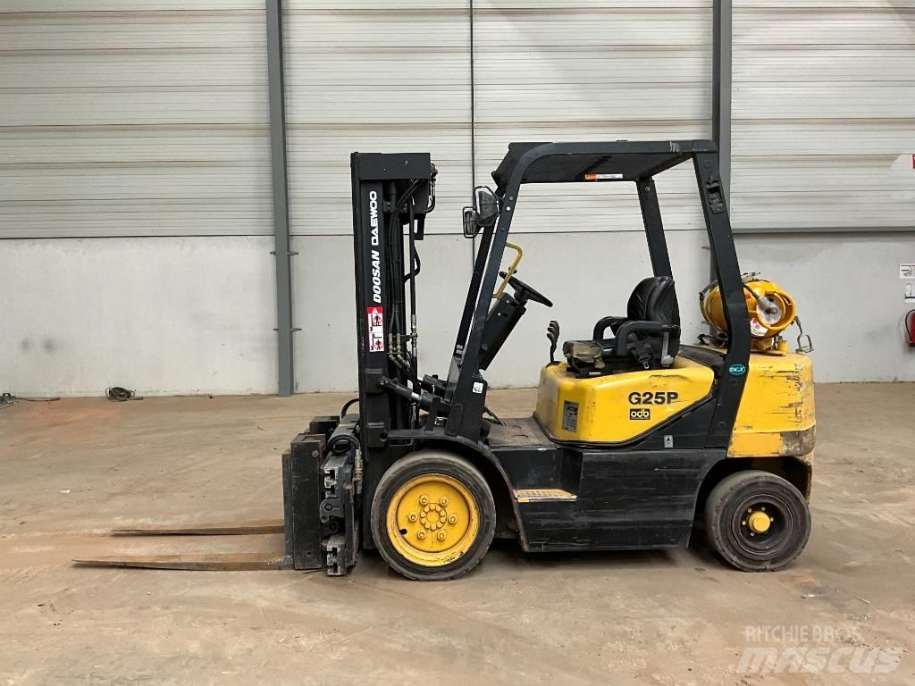 Doosan G 25 P-3 Nestekaasutrukit