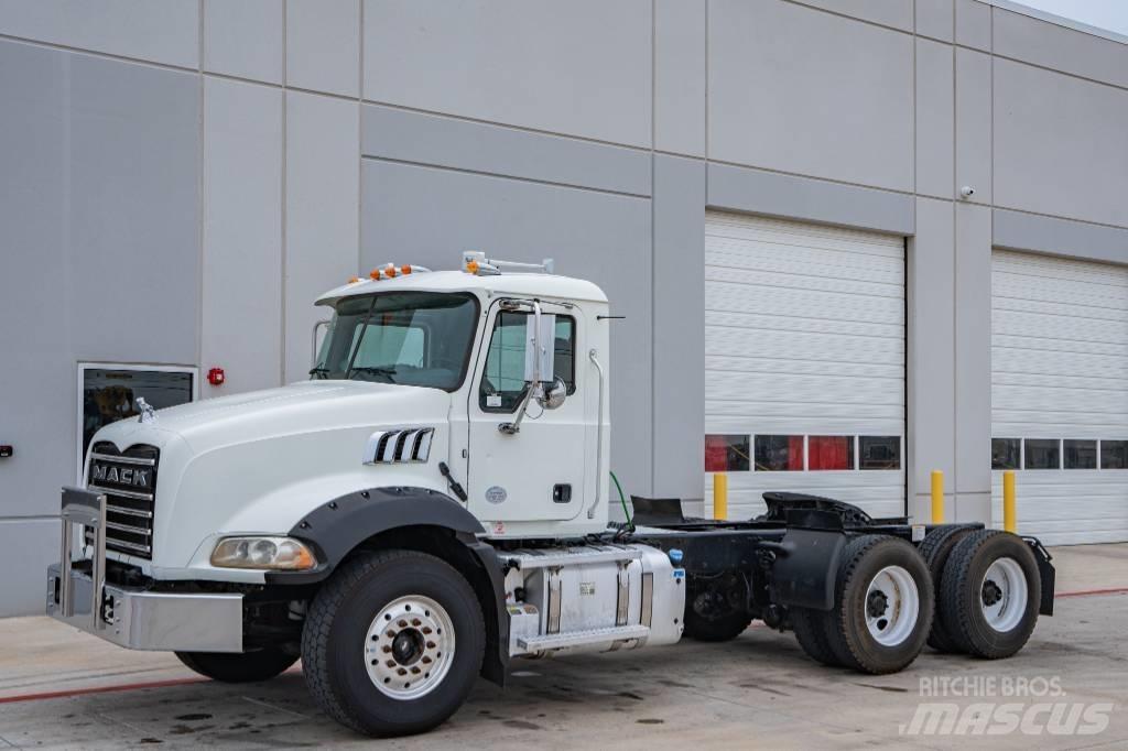 Mack Granite GU 813 Sora- ja kippiautot
