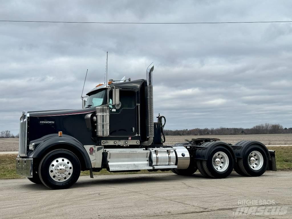 Kenworth W900 Vetopöytäautot