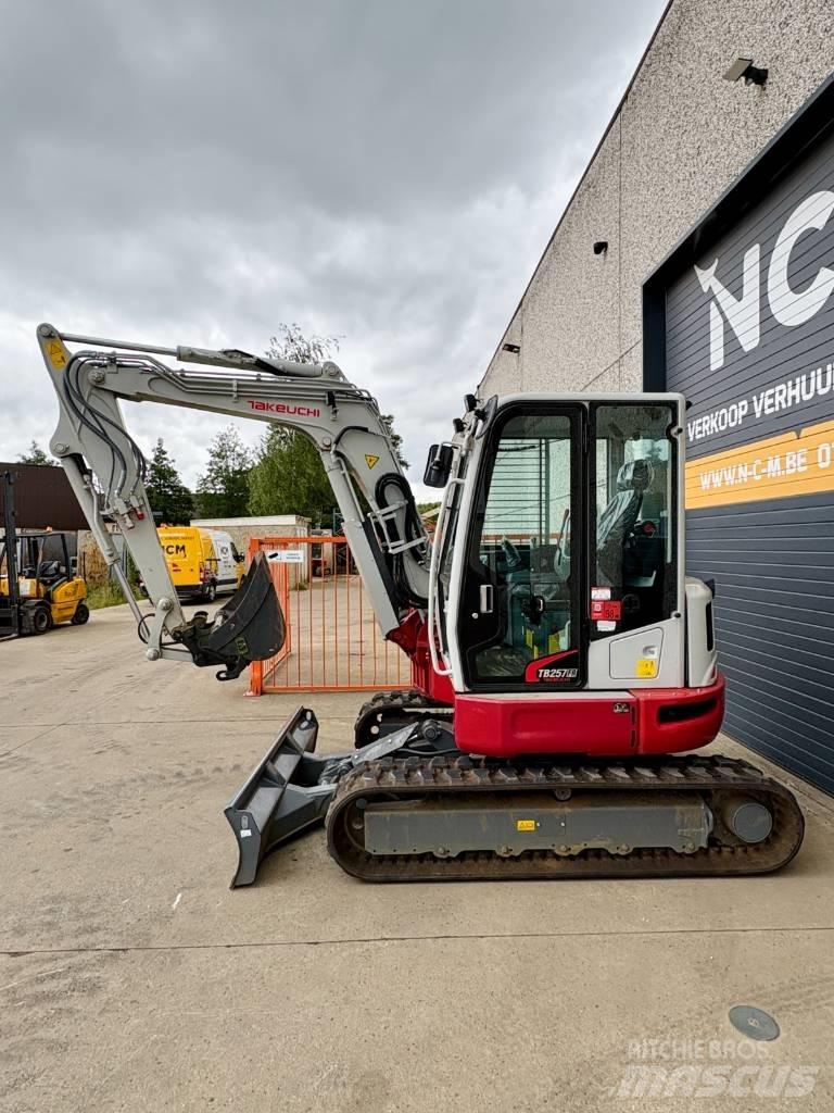Takeuchi TB 257 FR Minikaivukoneet < 7t