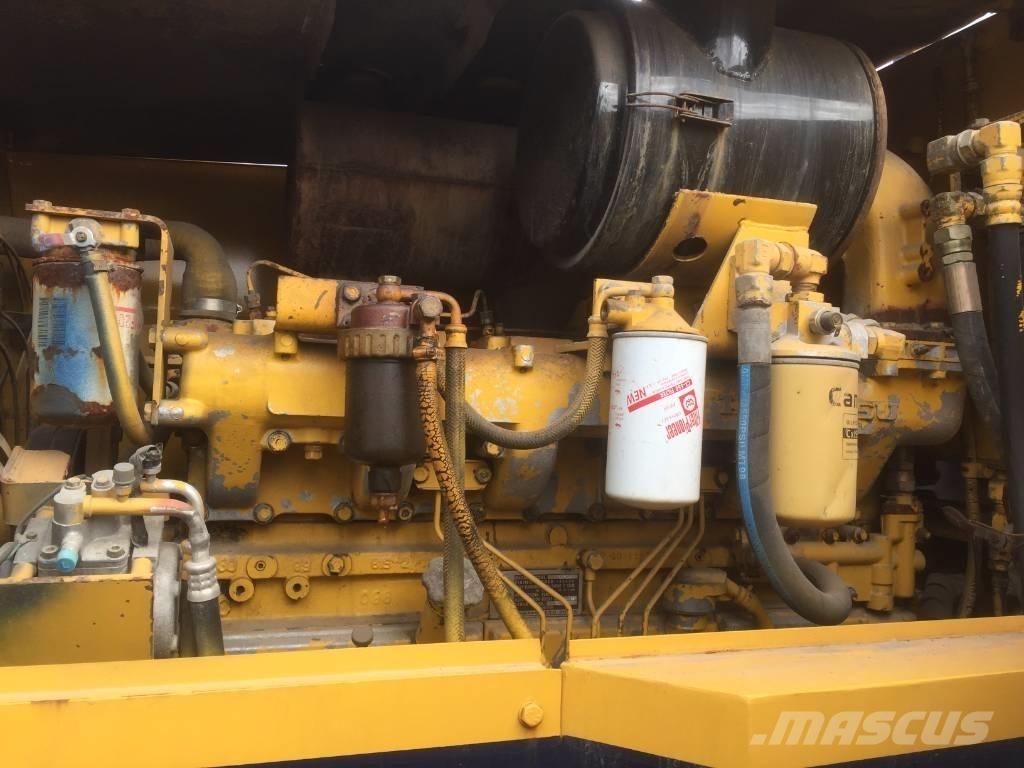 Komatsu GD 623 A Tiehöylät