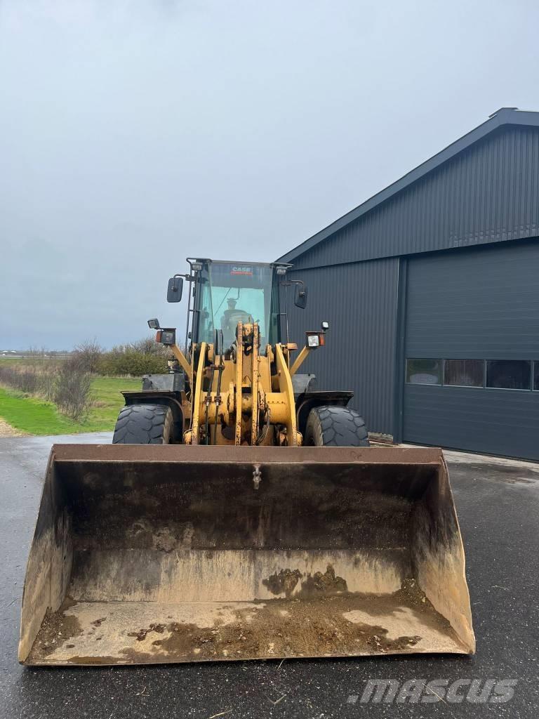 CASE 721 D Pyöräkuormaajat