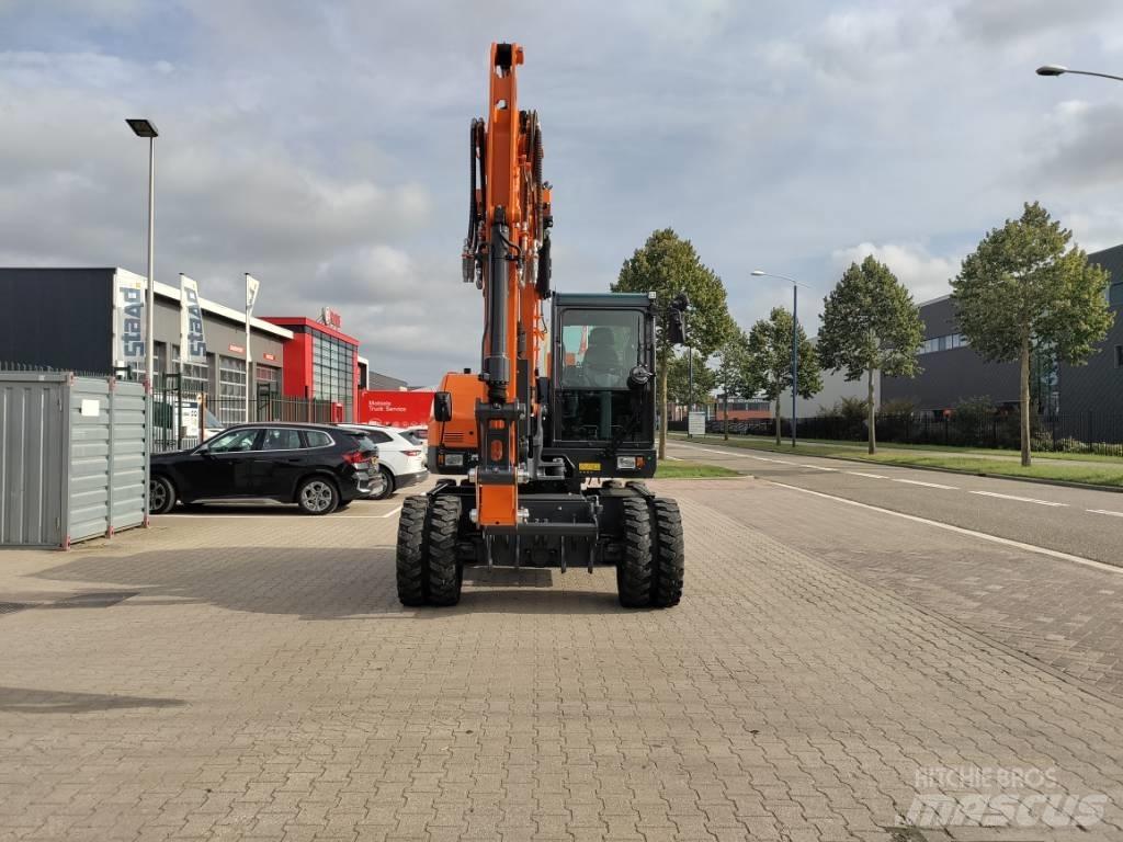 Develon DX100W-7 Pyöräkaivukoneet