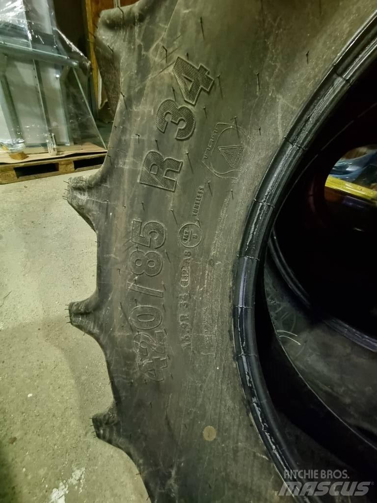 Mitas AC85 Renkaat ja vanteet