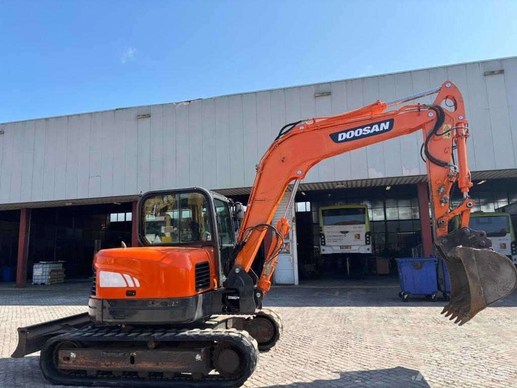 Doosan DX 80 R Midikaivukoneet 7t - 12t