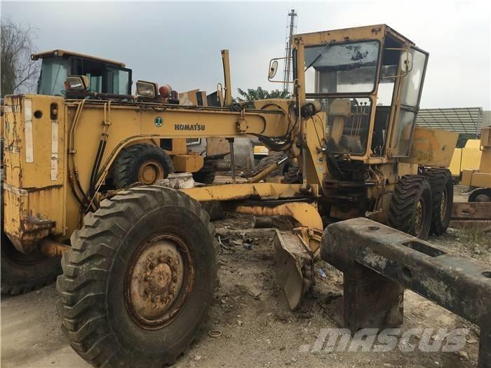 Komatsu GD 511 Tiehöylät