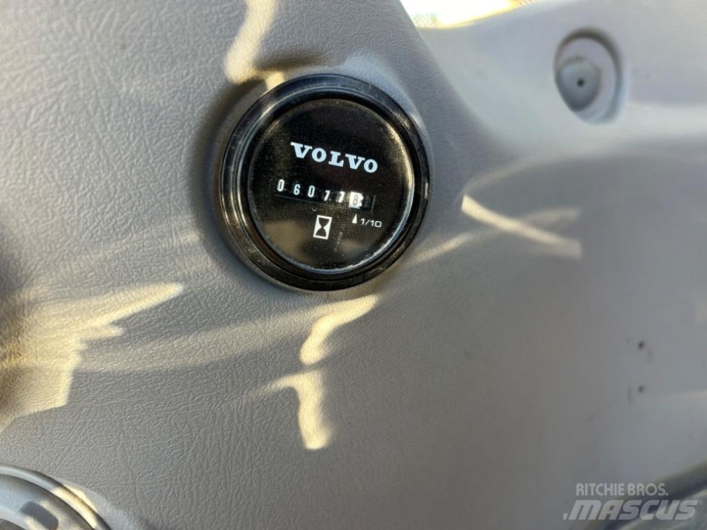 Volvo EC 220 DL Telakaivukoneet