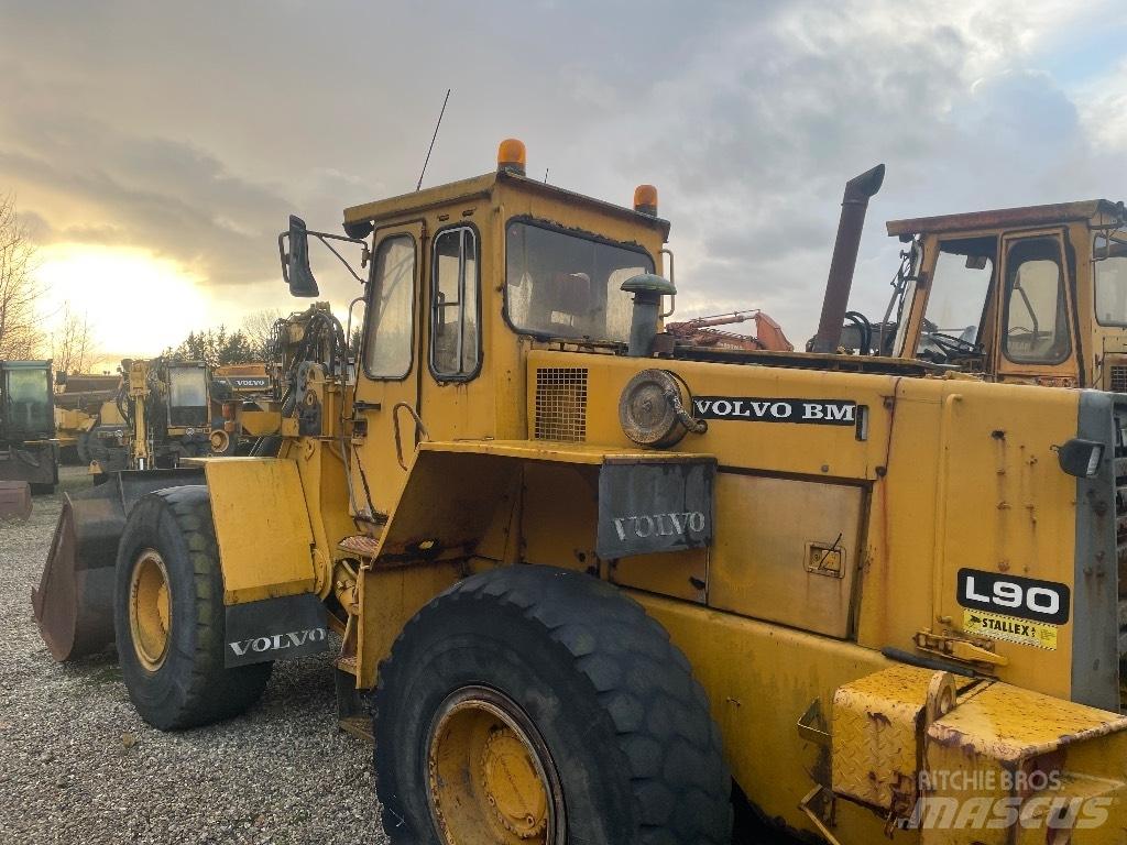 Volvo L90 Pyöräkuormaajat