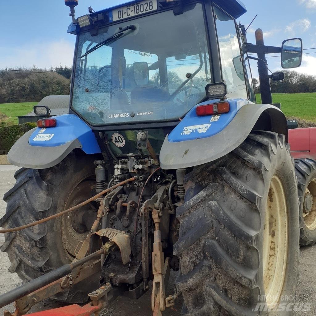 New Holland TM 135 Traktorit