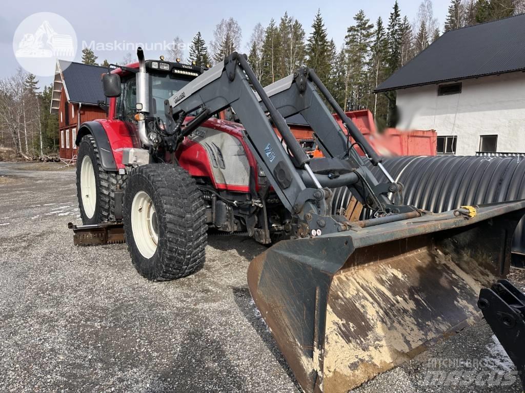 Valtra T 202 Traktorit