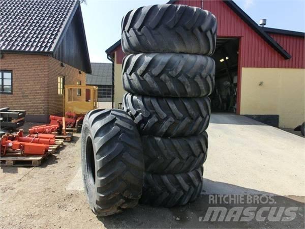 Trelleborg Twin 428 Renkaat ja vanteet