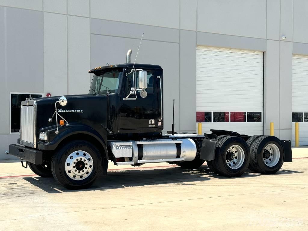 Western Star 4900 Vetopöytäautot