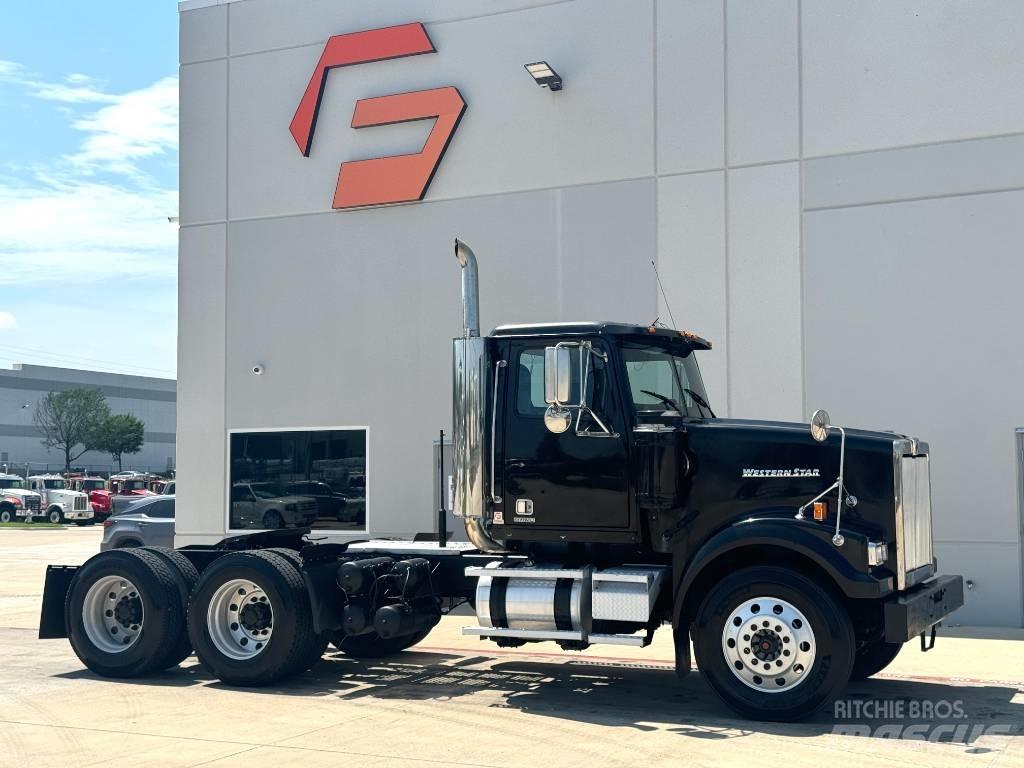 Western Star 4900 Vetopöytäautot