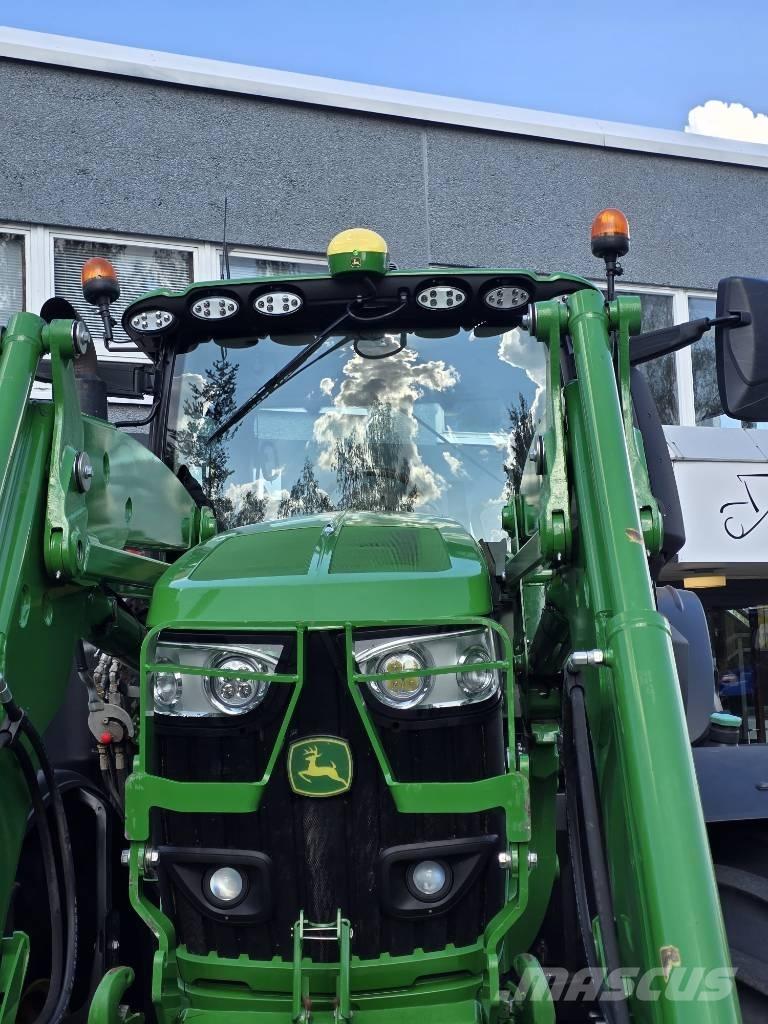 John Deere 6130 R Traktorit