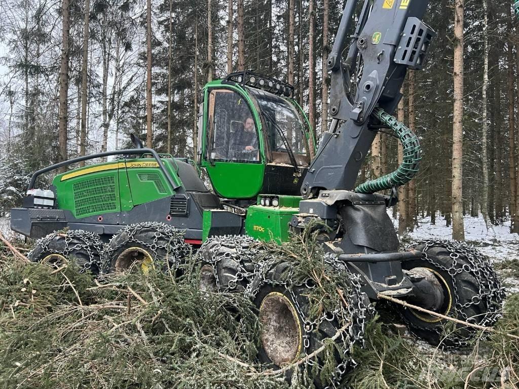 John Deere 1170G Harvesterit