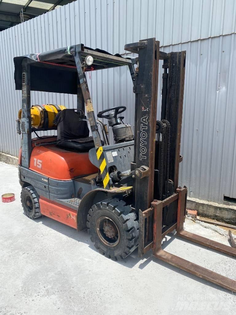 Toyota 42-6FG15 Nestekaasutrukit