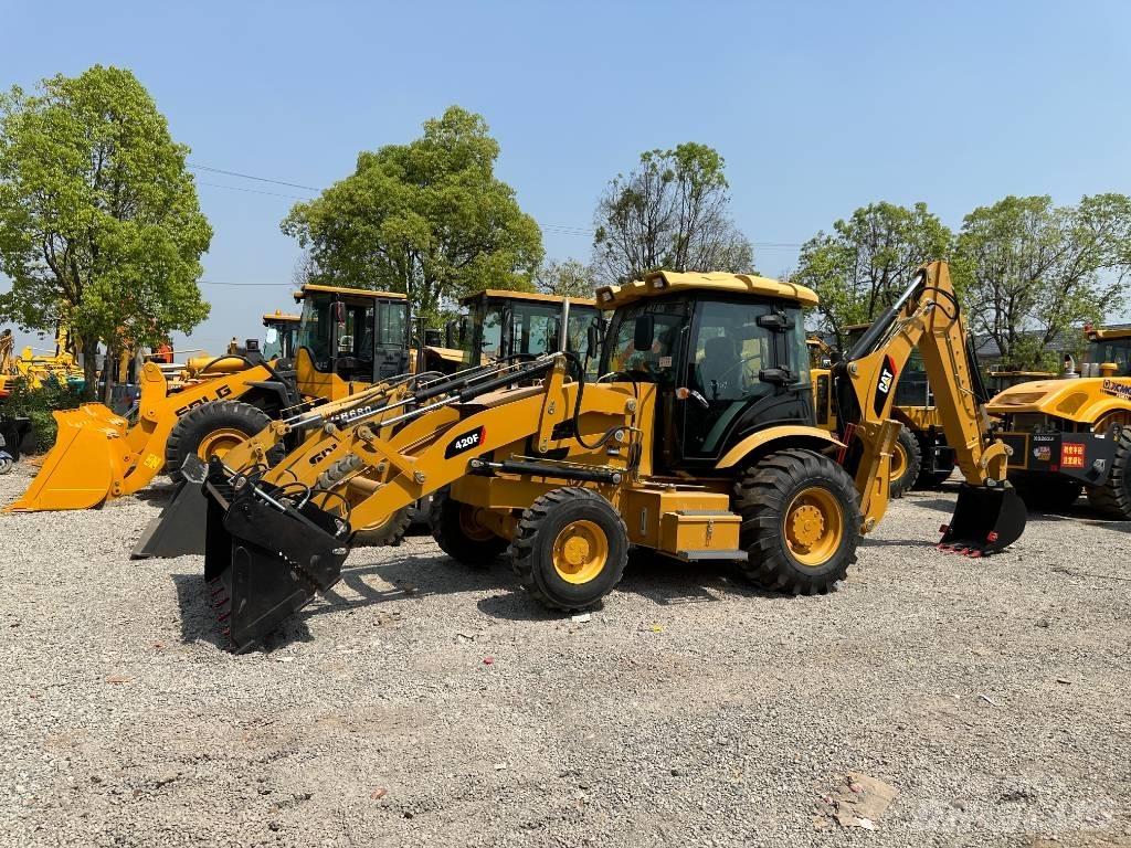 JCB 4CX Kaivurikuormaajat