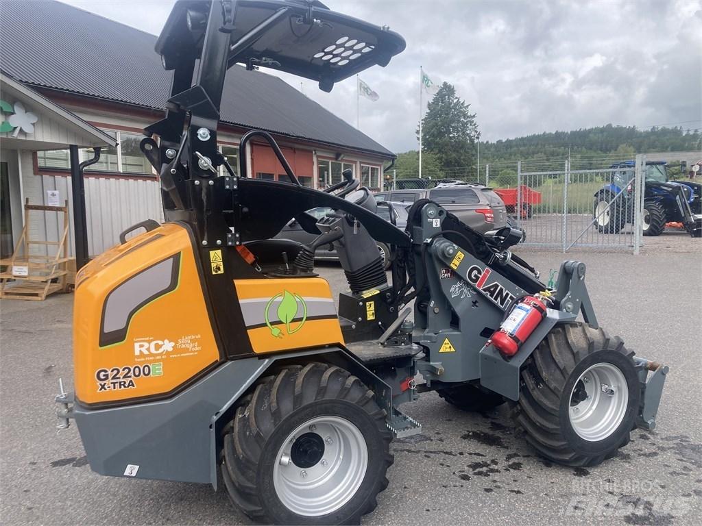 GiANT G2200E Yleiskuormaajat