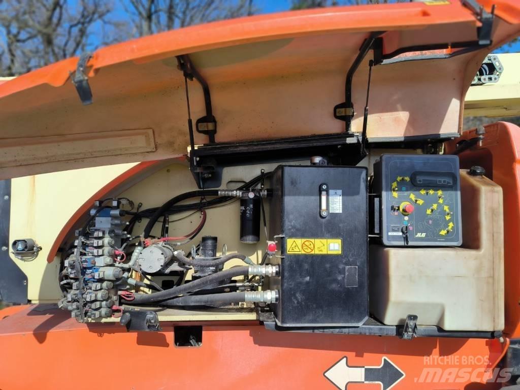 JLG 800 AJ Kuukulkijat