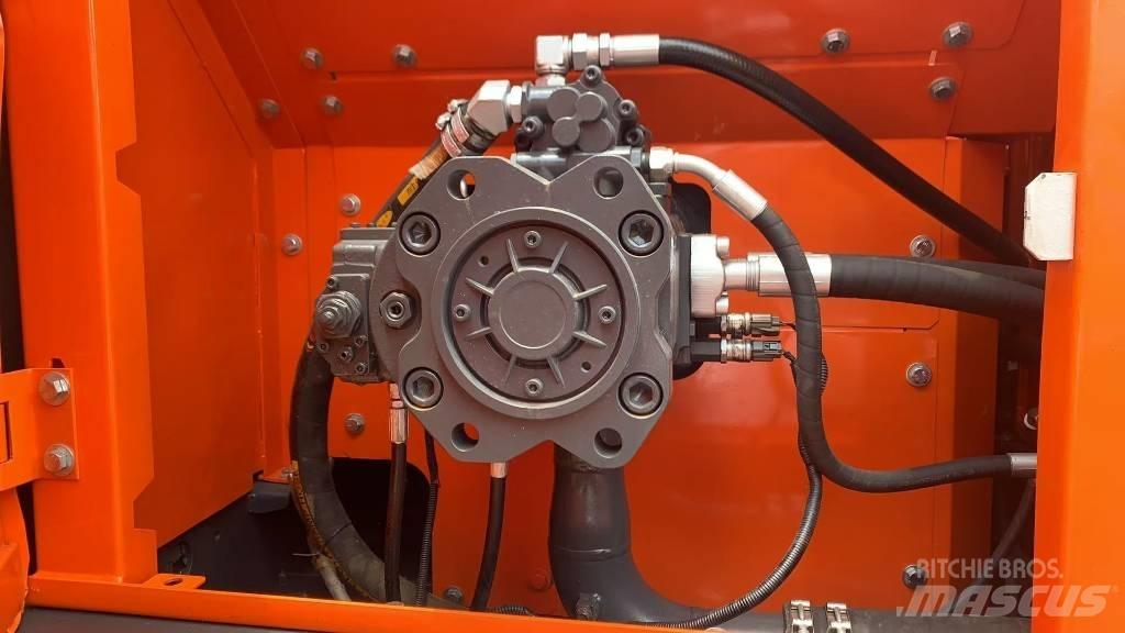 Doosan DX 300 Telakaivukoneet