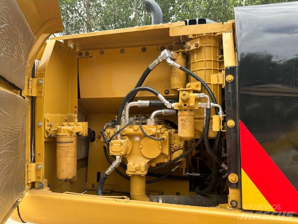 CAT 320d Telakaivukoneet