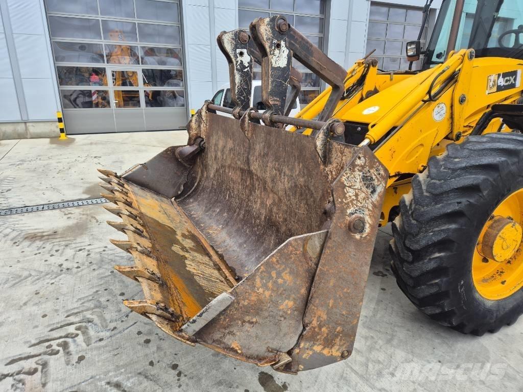JCB 4CX Kaivurikuormaajat