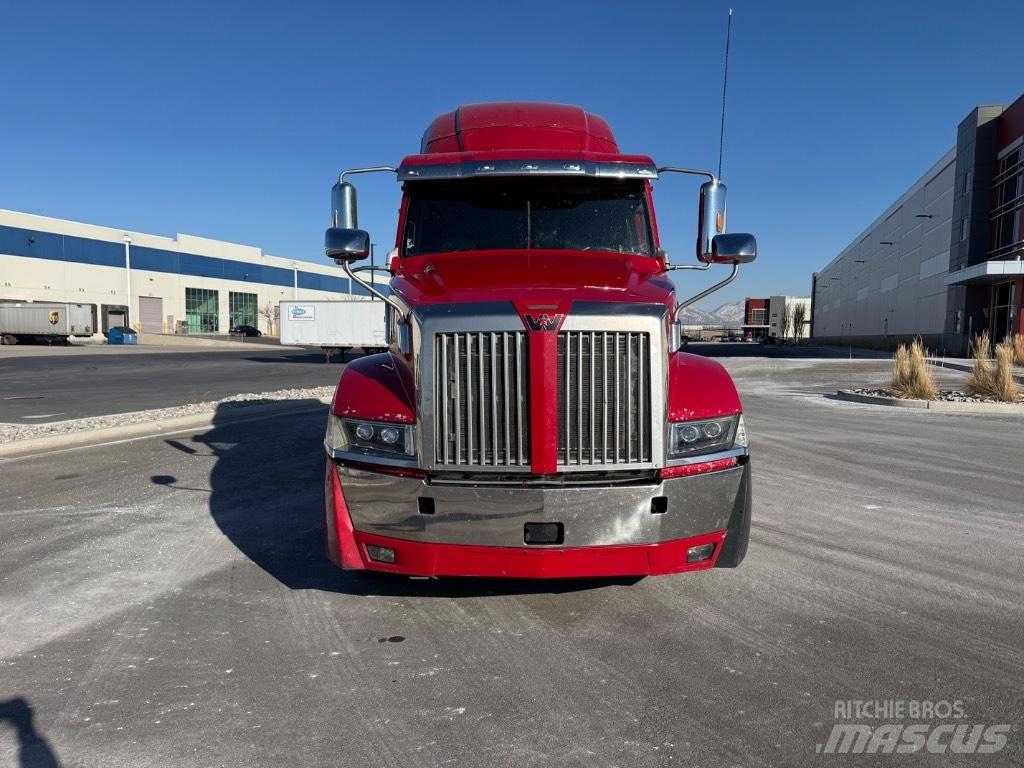 Western Star 5700 XE Vetopöytäautot