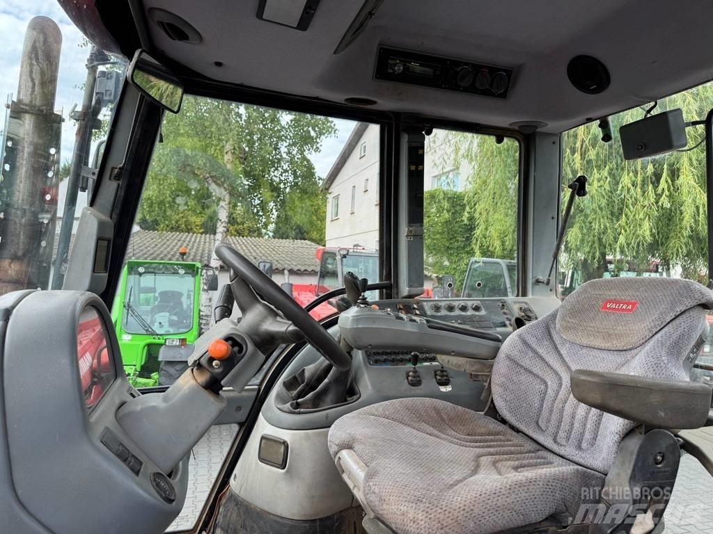 Valtra T160 HiTECH Traktorit