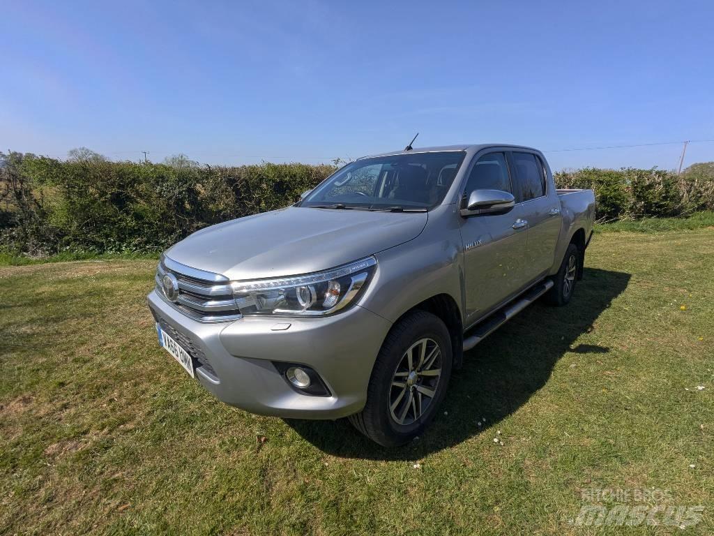Toyota Hilux Lava-autot