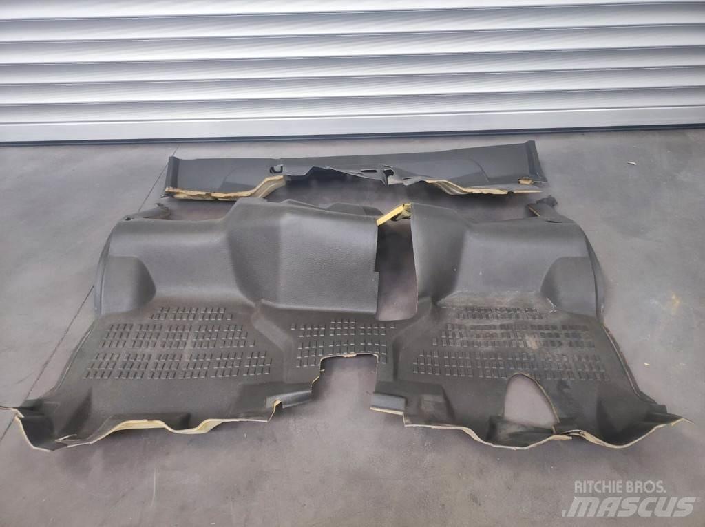Renault Floor Mat Ohjaamot ja sisustat