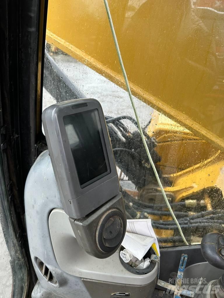 CAT 325DL Telakaivukoneet