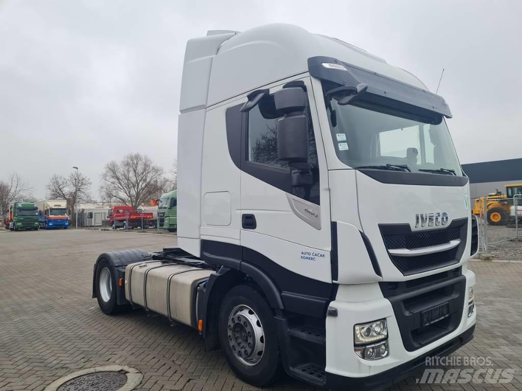 Iveco AS440ST/P  4kom. Vetopöytäautot