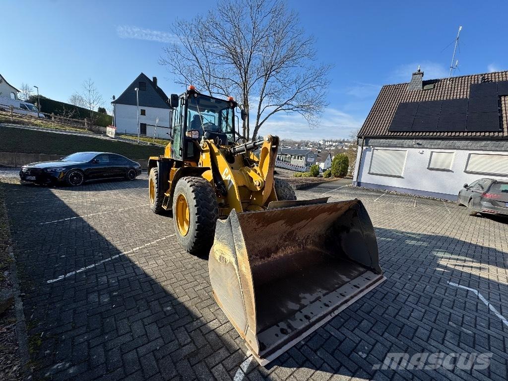 CAT 910M Pyöräkuormaajat