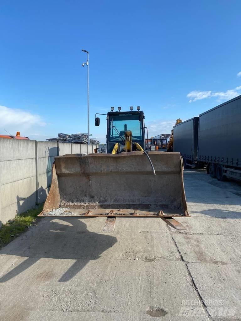Komatsu WA 100 M-5 Pyöräkuormaajat