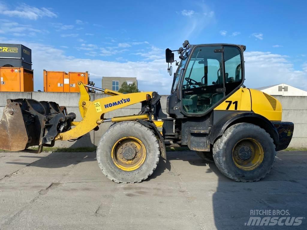 Komatsu WA 100 M-5 Pyöräkuormaajat