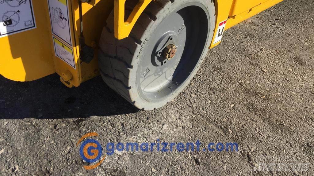 Haulotte Compact 8 Saksilavat