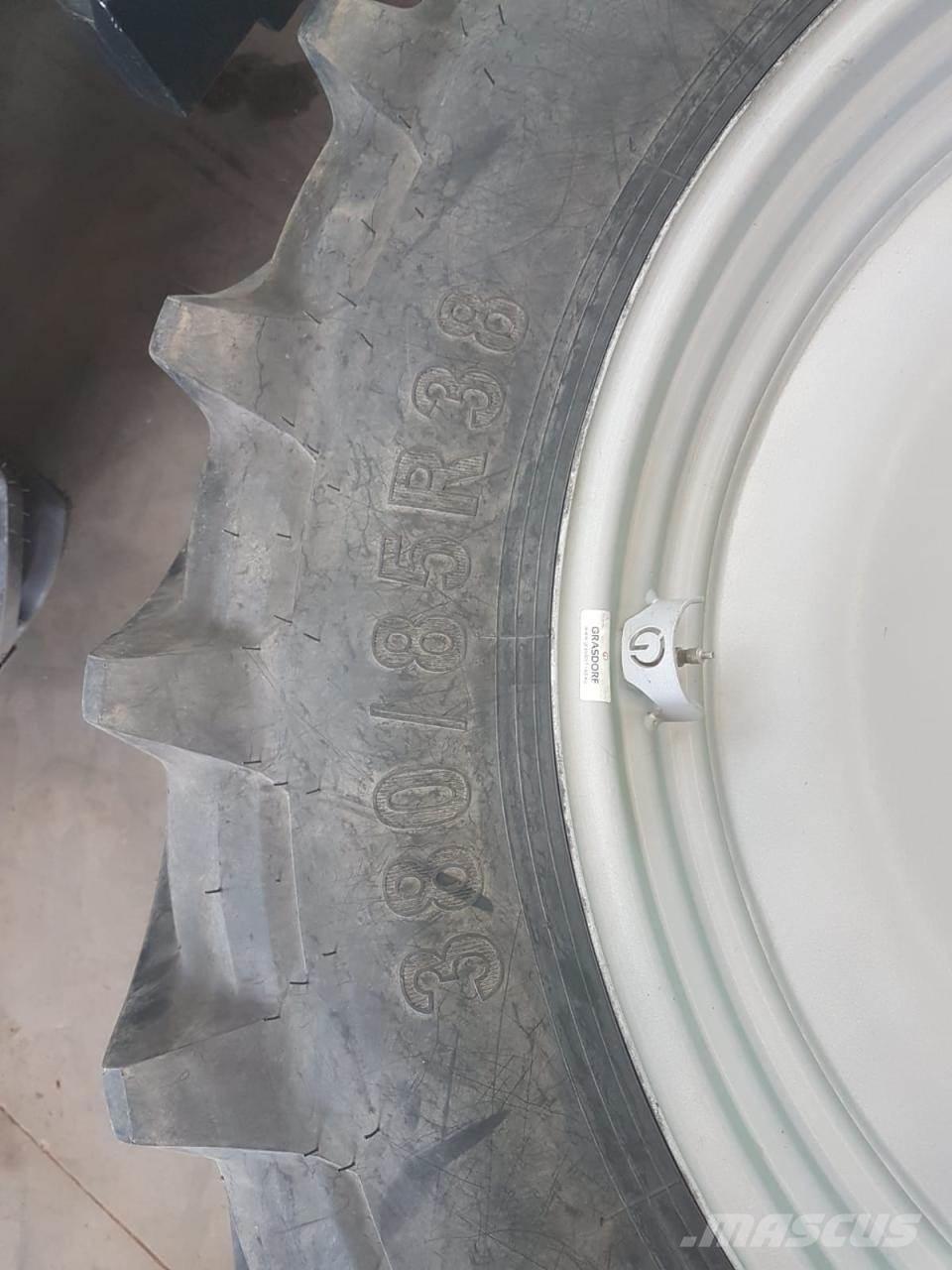 Petlas 380/85R38 Renkaat ja vanteet
