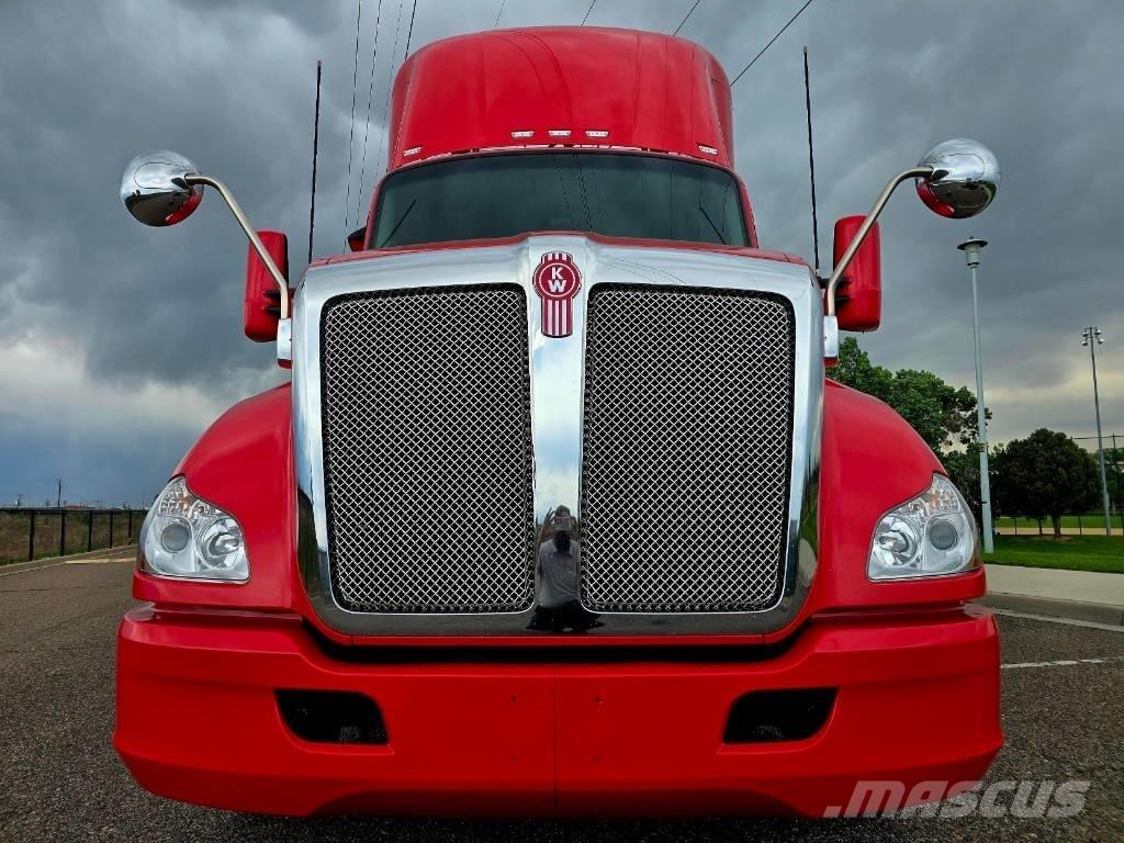 Kenworth T 680 Vetopöytäautot