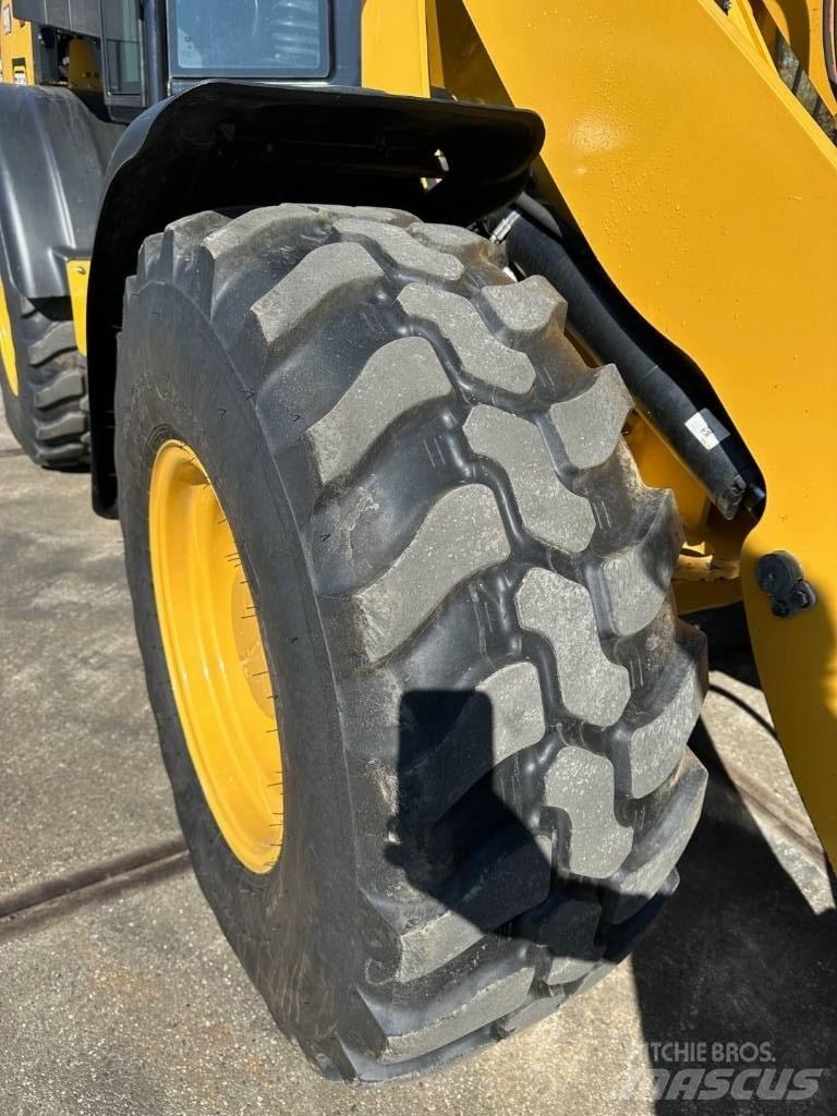 CAT 908 Pyöräkuormaajat