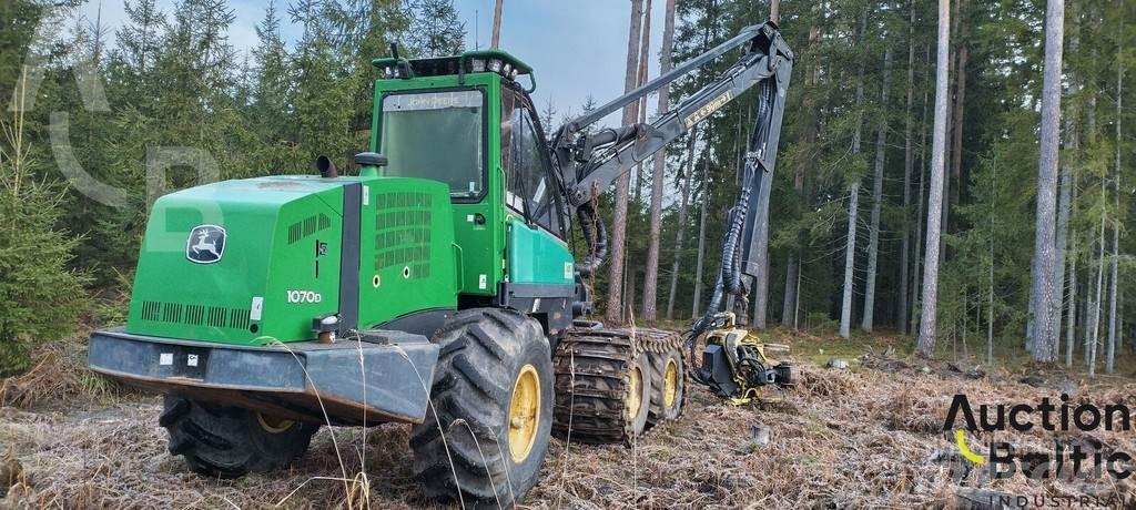John Deere 1070 D Harvesterit