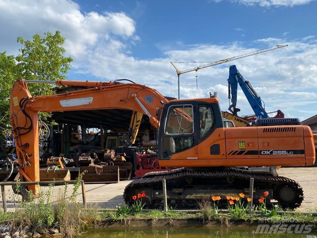 Doosan DX 255 NLC Telakaivukoneet