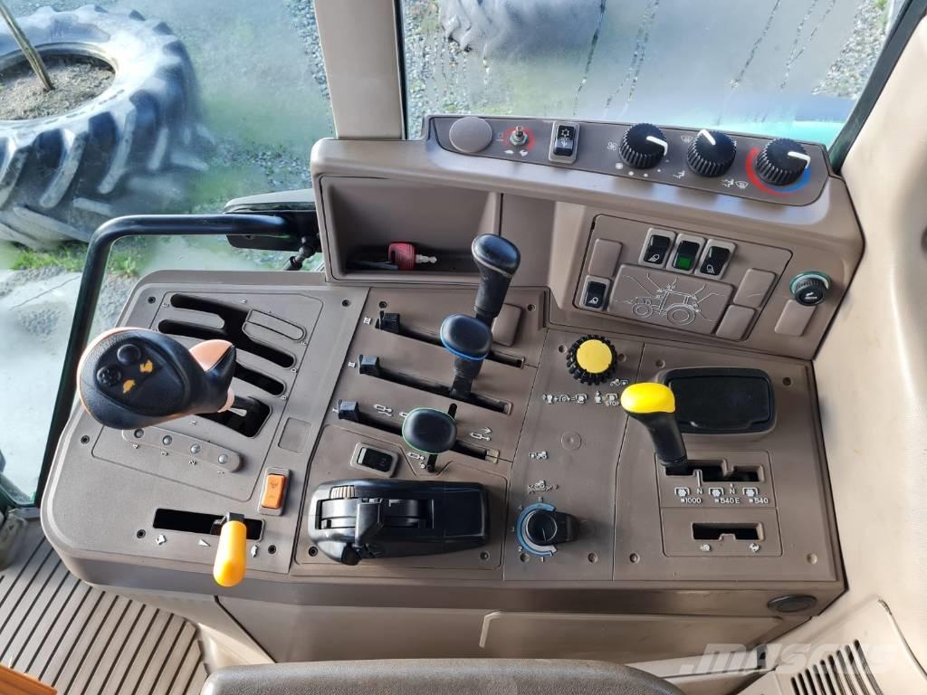 John Deere 6830 Traktorit