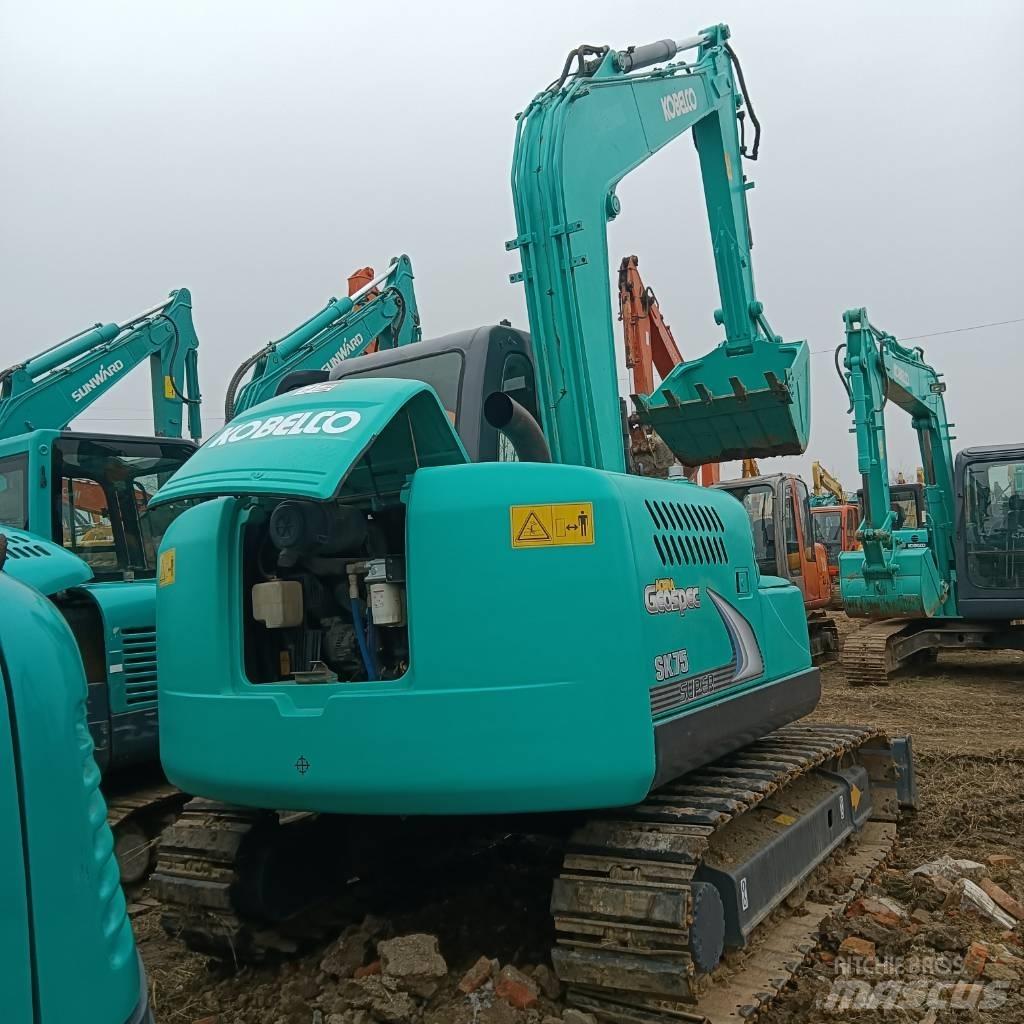 Kobelco SK75-8 Midikaivukoneet 7t - 12t