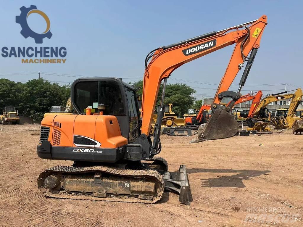 Doosan DX 60 Minikaivukoneet < 7t