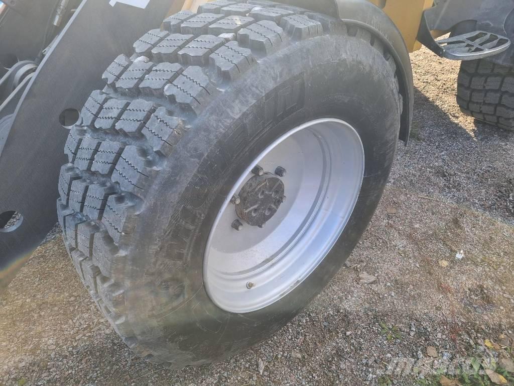 Volvo L25F Liukuohjatut kuormaajat