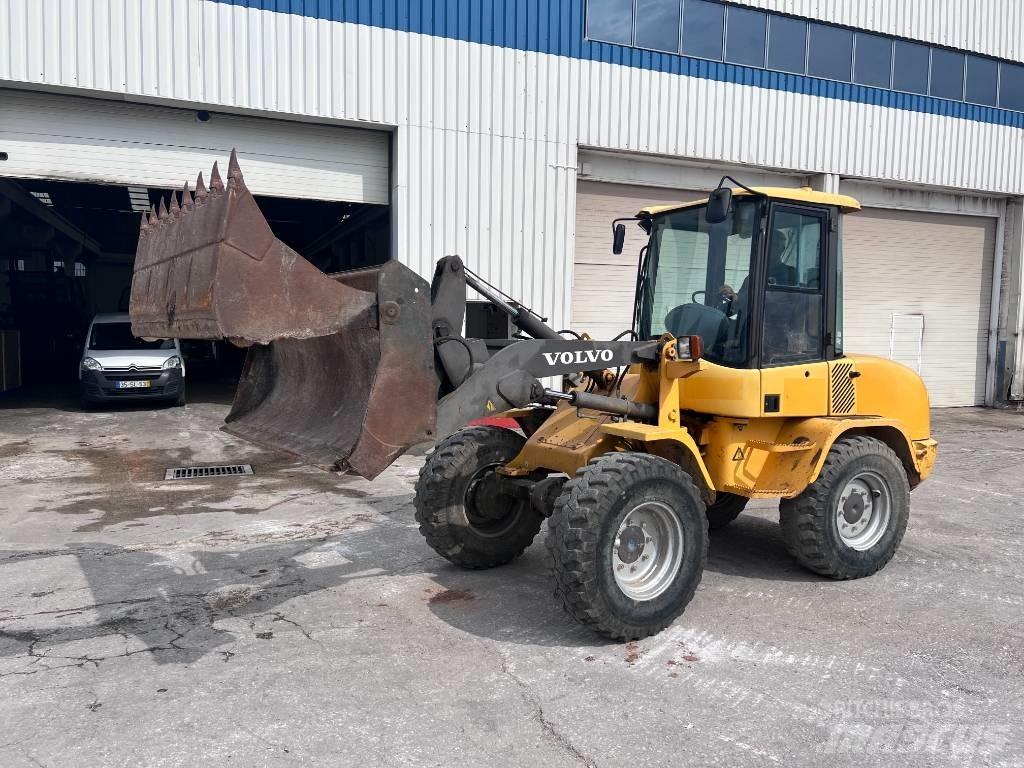 Volvo L 30 B Pyöräkuormaajat