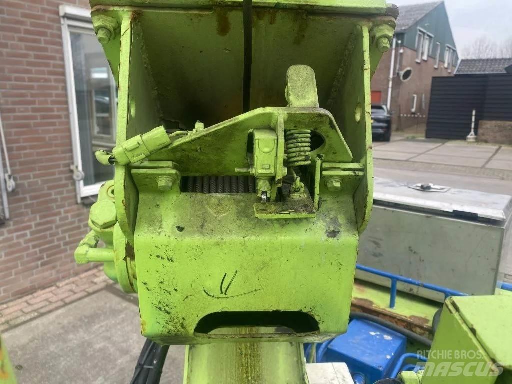 Maeda MC-305C Tela-alustaiset nosturit