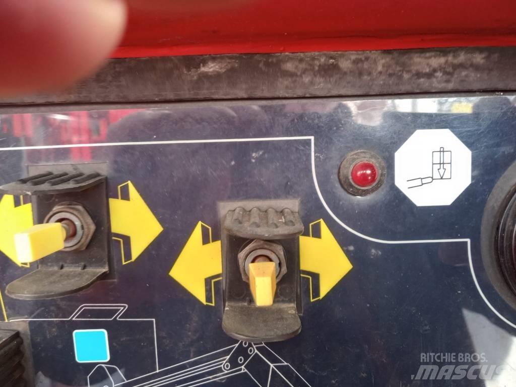 JLG M 600 JP Teleskooppipuominostimet