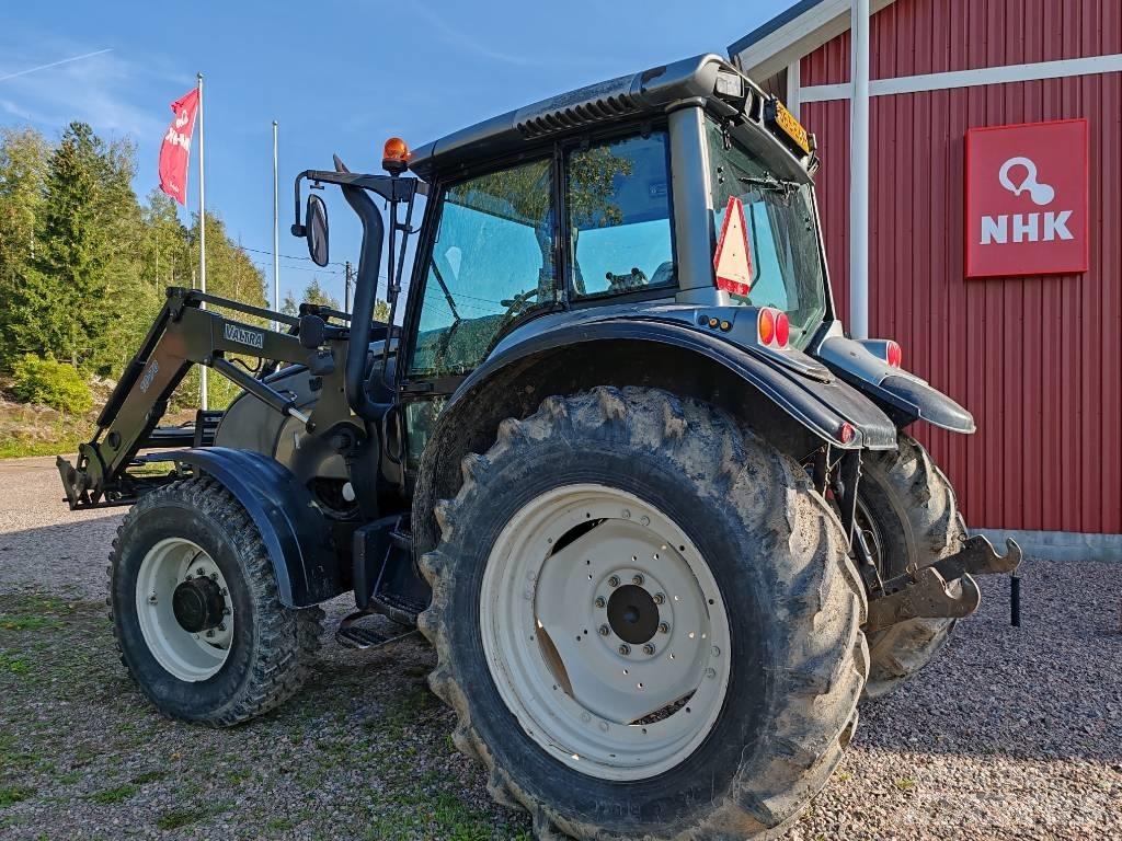 Valtra M 130 Traktorit